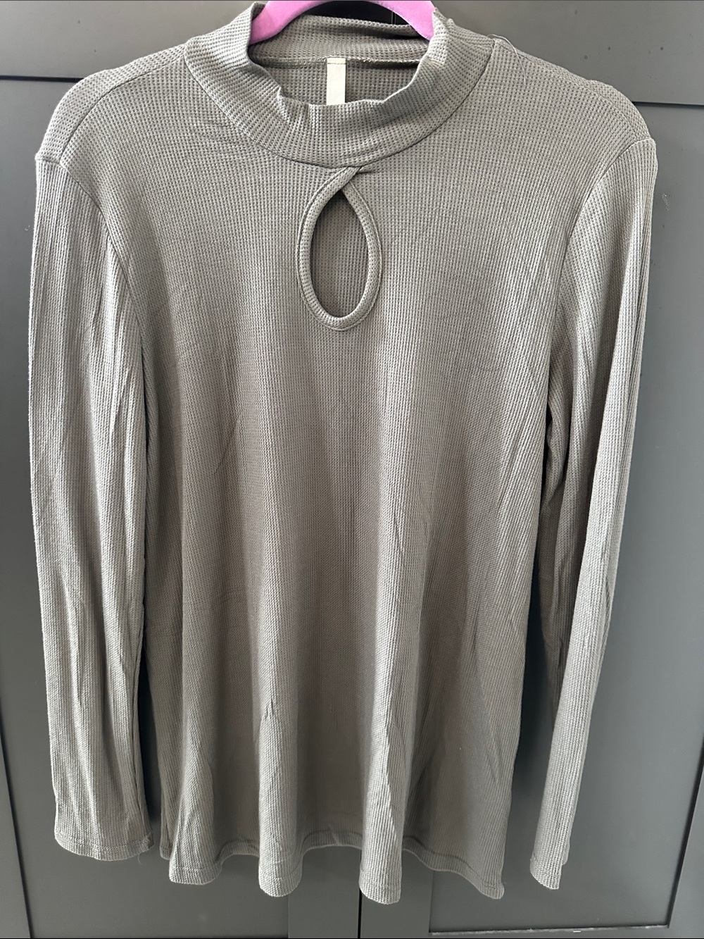 Women's Ribbed Keyhole Tunic in Olive